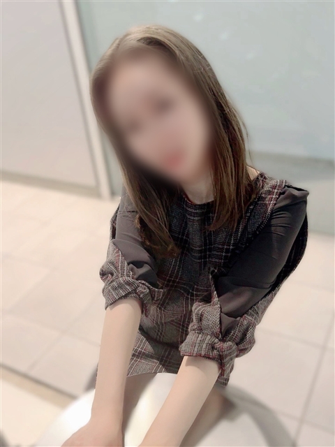 西内 ひとみ  (好き…キスが好き)