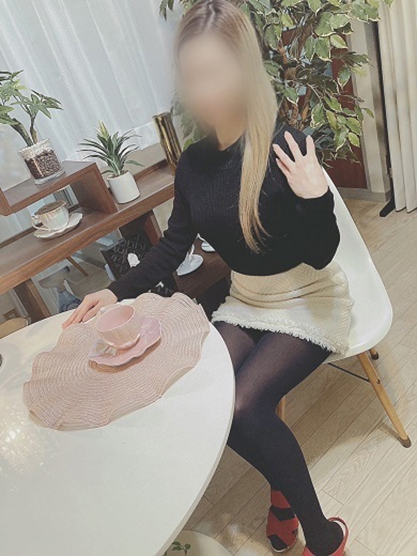 紗奈  (欲求不満なリアル若妻)
