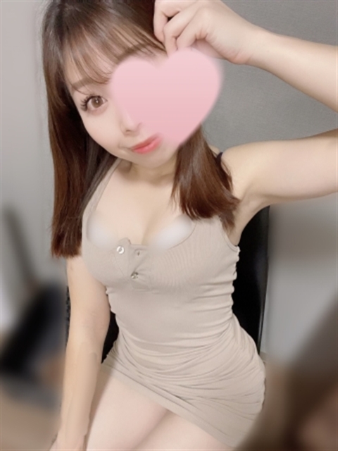 朝比奈もも  (容姿端麗変態痴女)