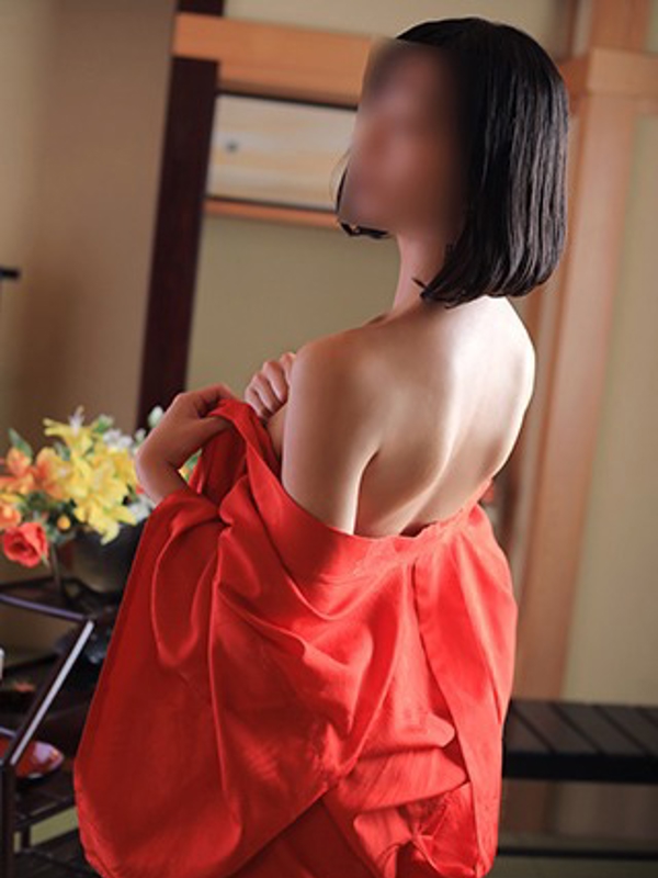 こと・おっとりHな美人妻