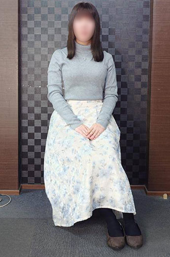 ゆい  (小柄経験浅めで癒し系)