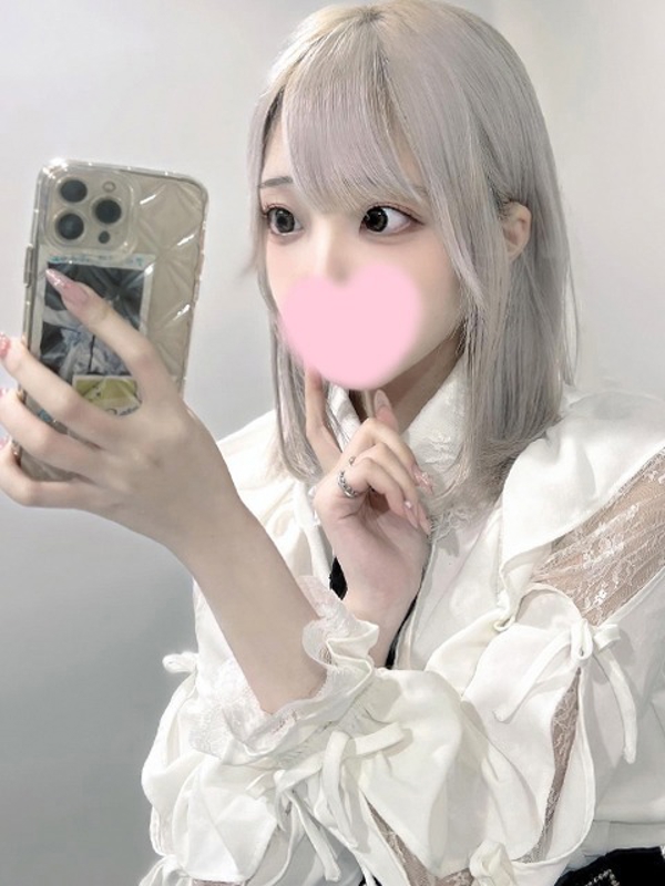 うまる  (自ら挿れるヤリマン)