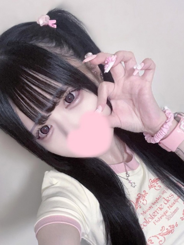 うゆ  (黒髪ロリ顔ヤリマン)