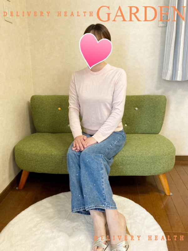 ももな  (母乳出るホボ素人♪)