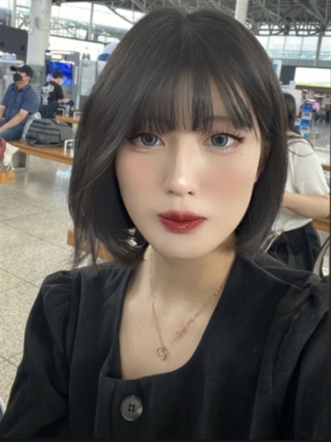 松田玲奈  (モデル級スタイル美女)