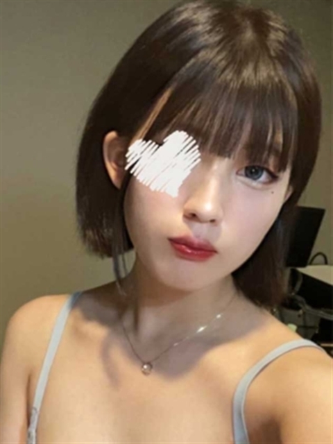 松田玲奈  (モデル級スタイル美女)