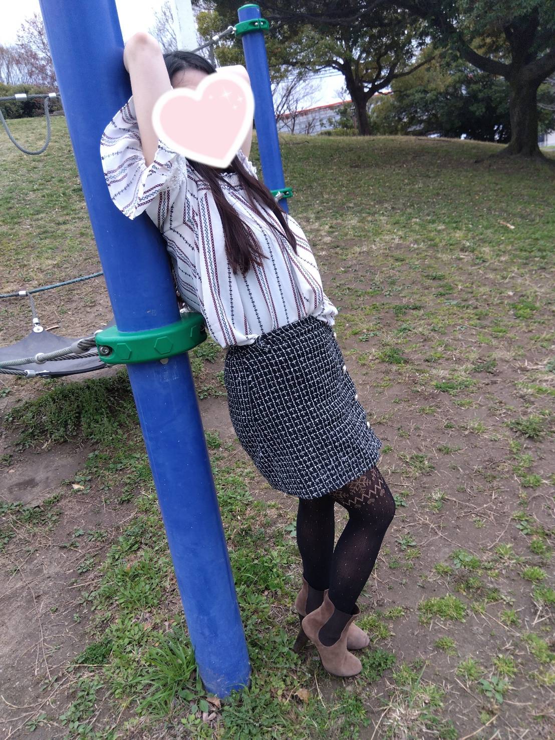 桜  (小柄おっとり美人奥様)
