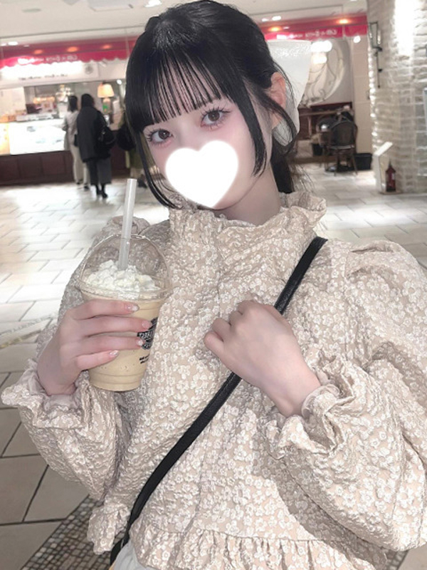 りりか  (黒髪美少女は隠れドM)