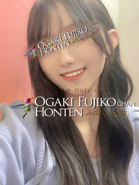 モナ  (小柄でスタイル抜群！)