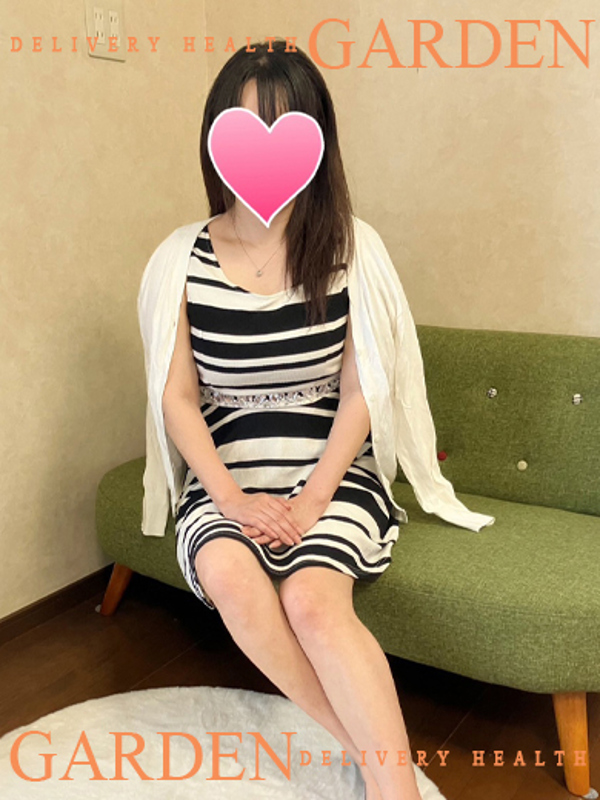 しずく  (F乳ホボ素人のエロ妻)