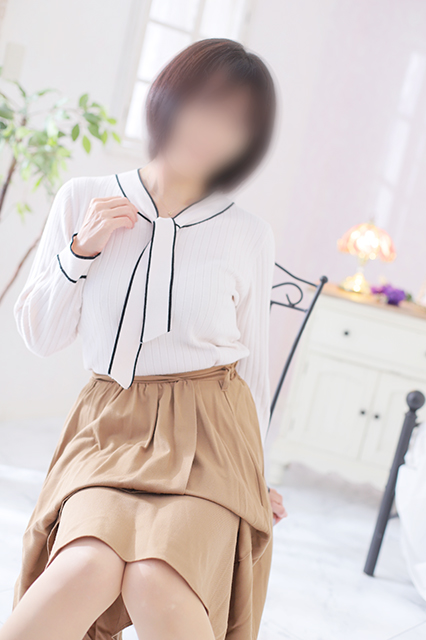 ひとみ(熟女コース)  (奥ゆかしい奥様♪)