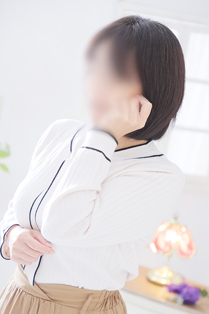 ひとみ(熟女コース)  (奥ゆかしい奥様♪)
