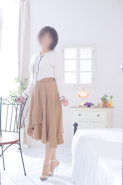 ひとみ(熟女コース)  (奥ゆかしい奥様♪)