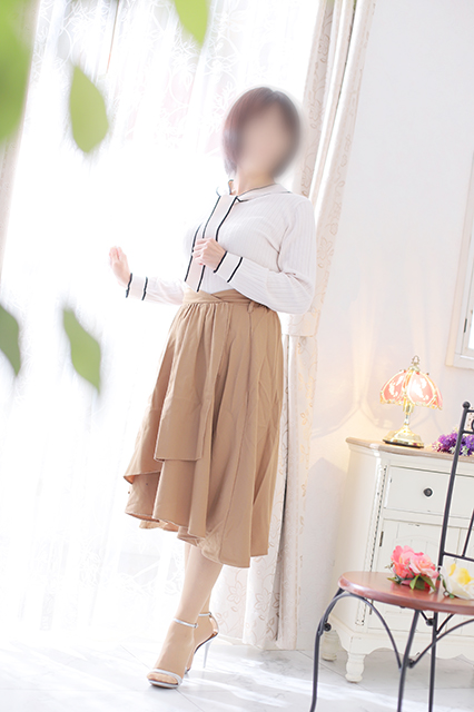 ひとみ(熟女コース)  (奥ゆかしい奥様♪)