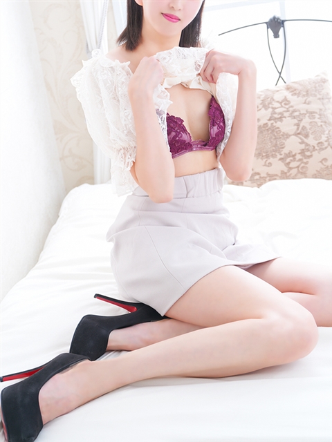 美鳥 麗香  (現役公務員)