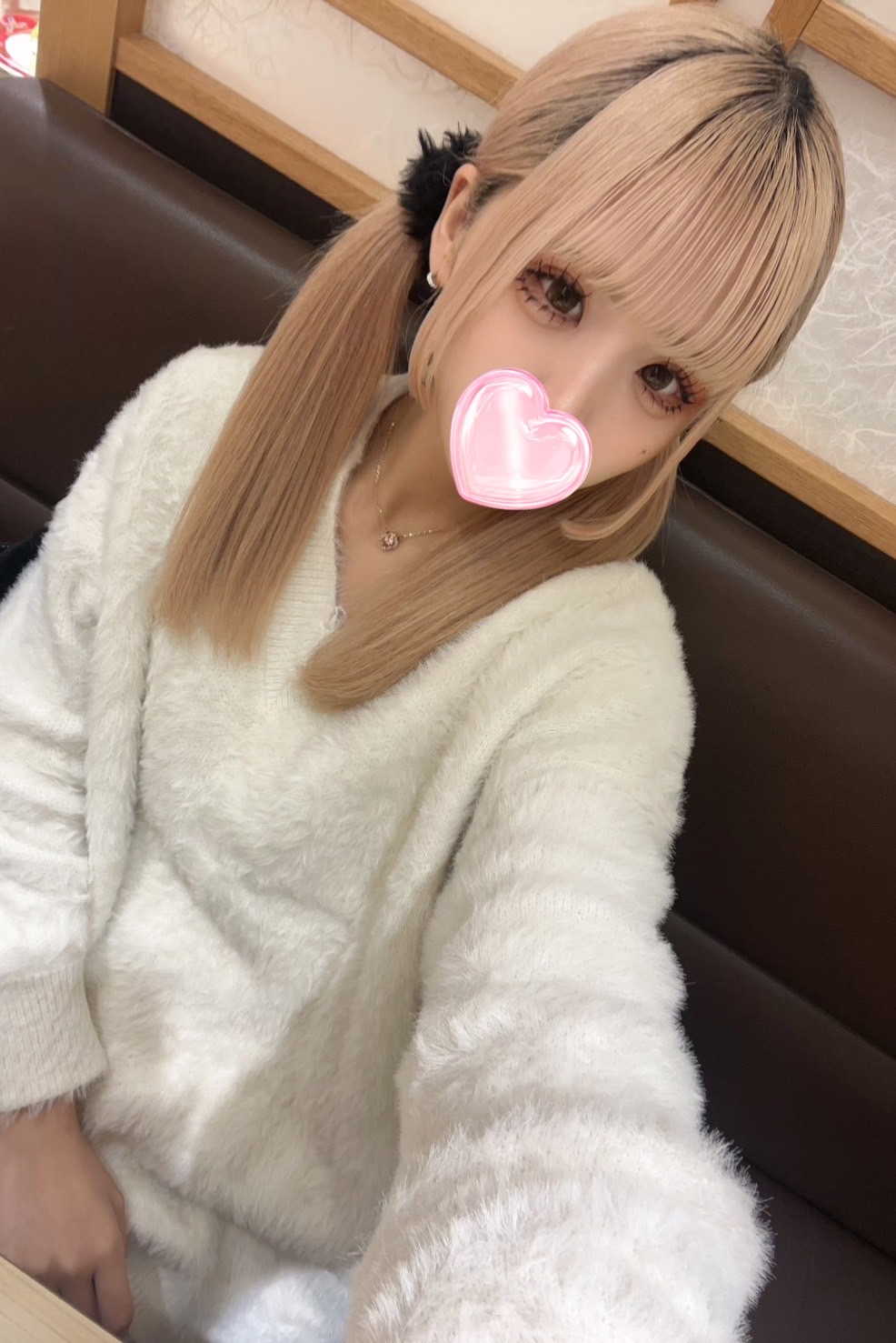 いぶ  (元アイドル美少女)