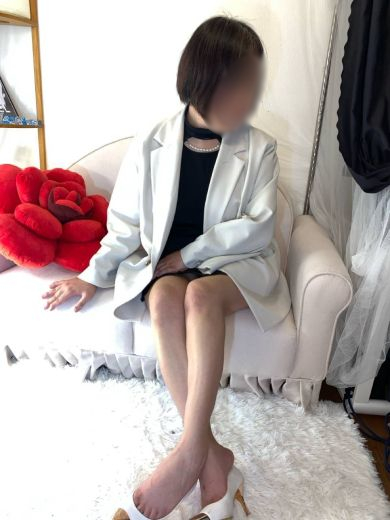 めいちゃん  (超淫乱歯科助手！)