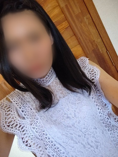 つむぎ  (気遣い上手オトナ女子)