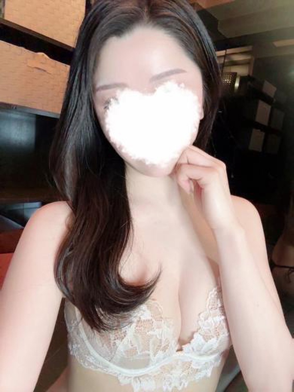 ねね  (これぞSSS級美女!!)