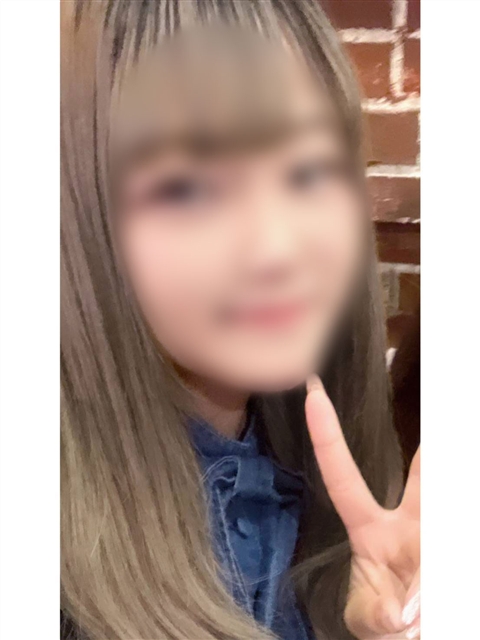 もえ  (イマドキモデル系美人)