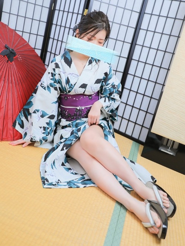 水原 百合子