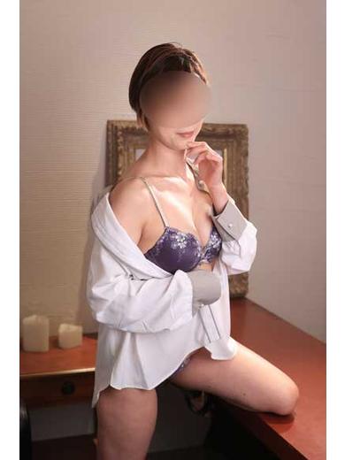まりな  (高島屋級超美人)