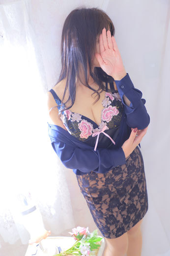 ゆうこ  (敏感なピンクの乳首♪)