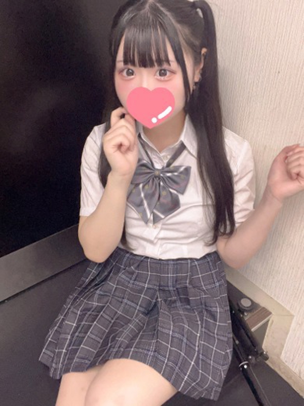 えまり   (寝バックでイキ狂い)