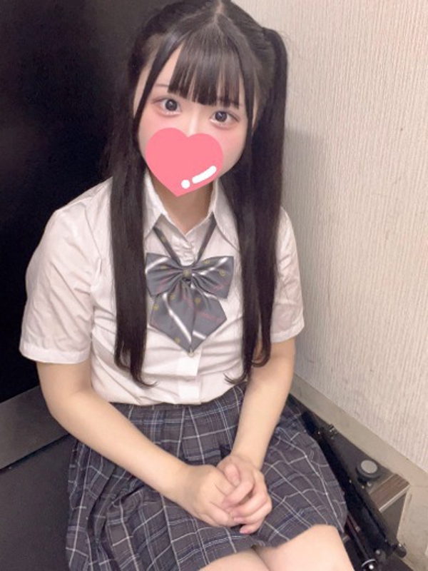 えまり   (寝バックでイキ狂い)