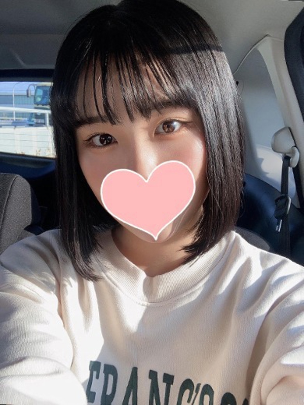 りな  (合法ロリ現役大学生)
