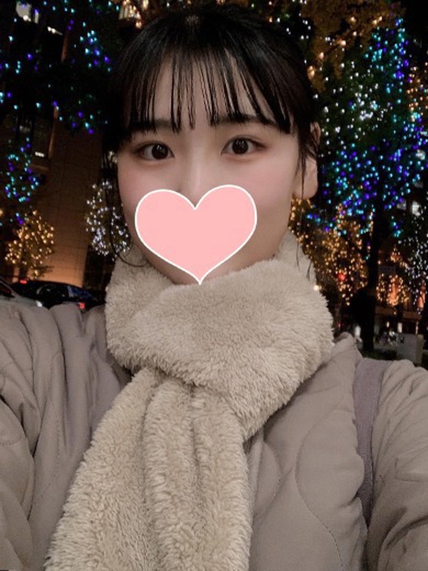 りな  (合法ロリ現役大学生)