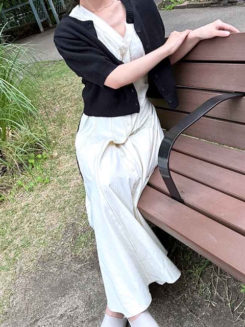 ちなつ  (清楚な小柄奥様)