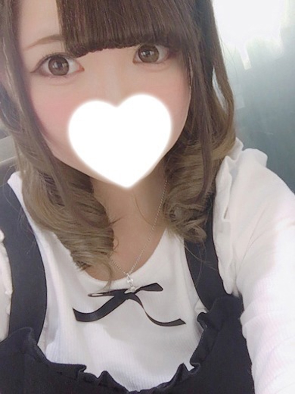 もえか  (自ら挿れちゃう未経験)
