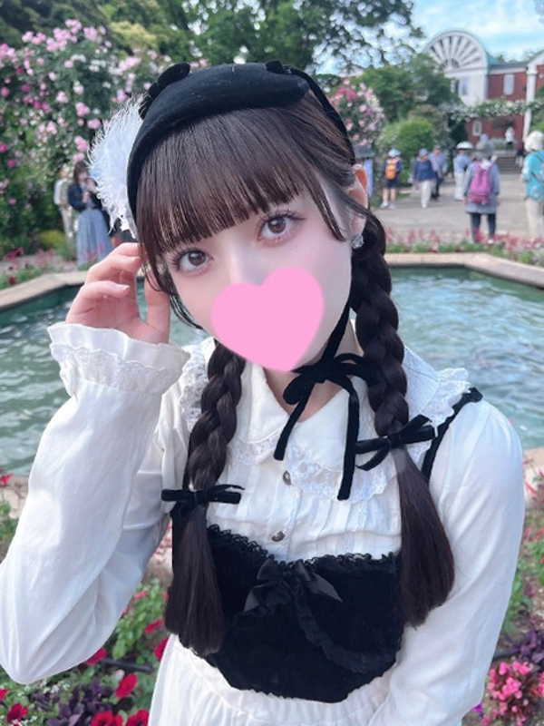 りりか  (黒髪美少女は隠れドM)