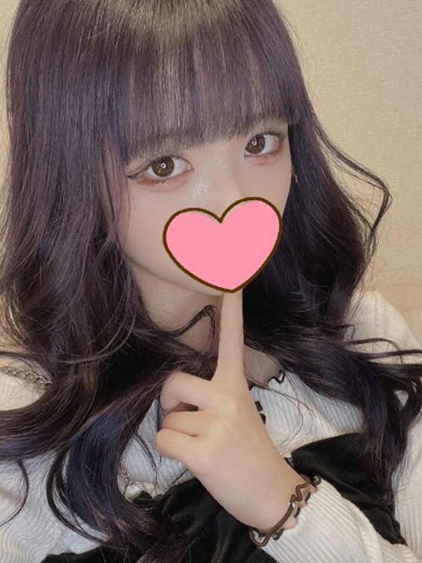 つむぎ  (騎乗位で潮吹き美女)