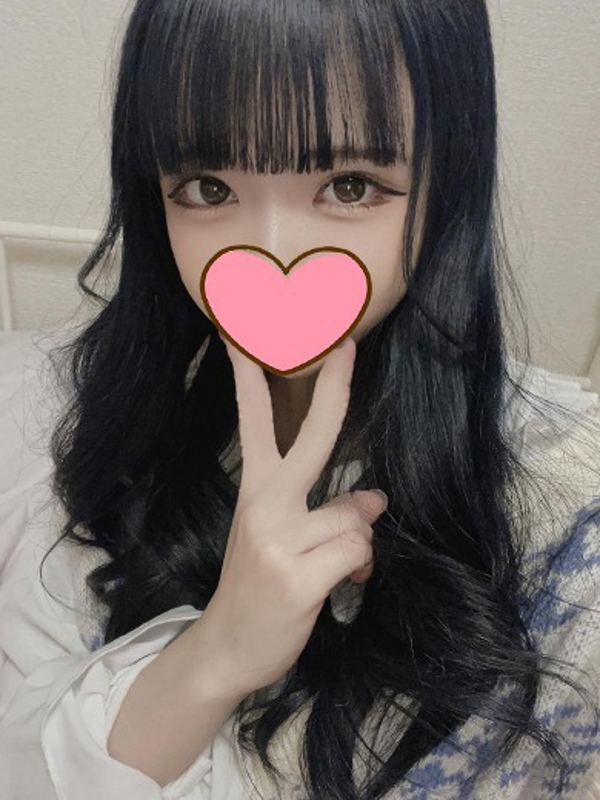 つむぎ  (騎乗位で潮吹き美女)
