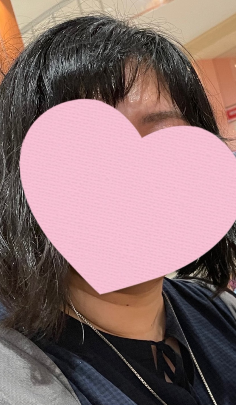 すみれ  (好奇心旺盛の長身嬢)