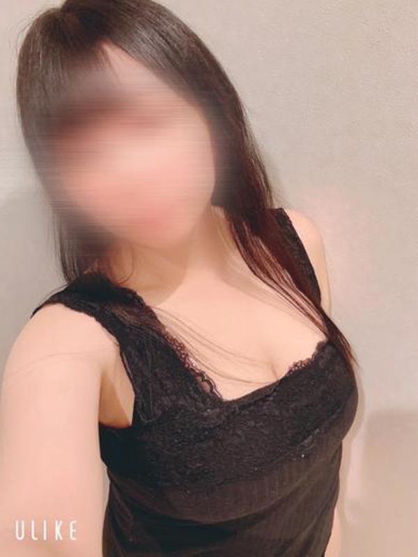 えま  (黒髪清楚系☆未経験)