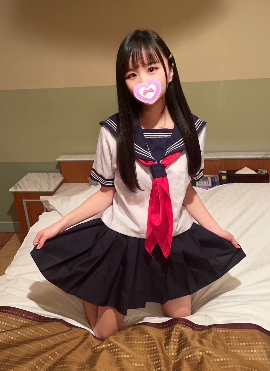 すみれ  (極ロリ19才美少女)
