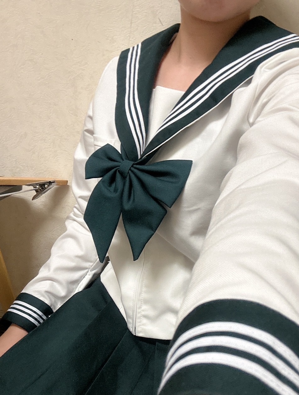 いと  (ショート髪の小顔素人)