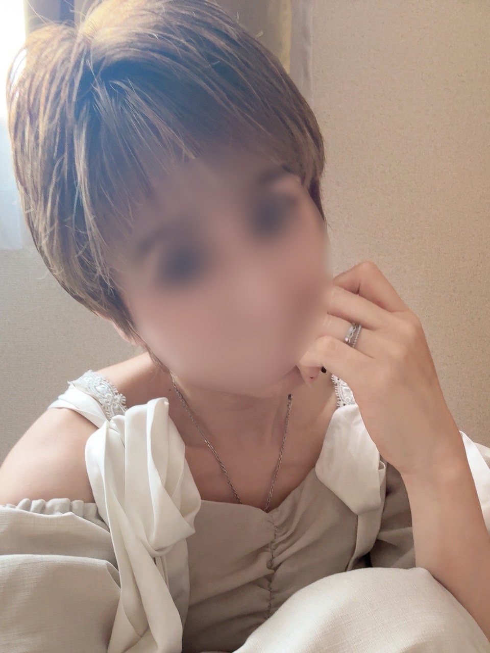あやな  (萌え上がる人妻)