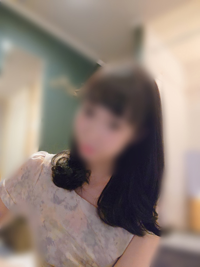 すみれ  (芸能人級藤本〇貴似！)