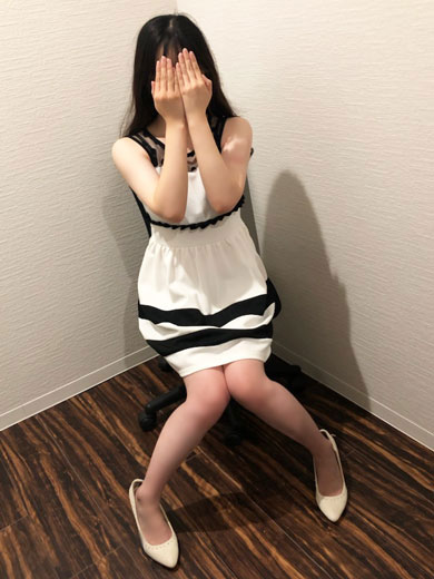めろ  (アイドル級の清楚美女)