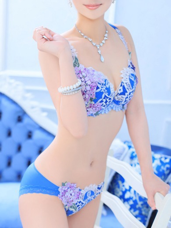 さく  (敏感な乳首)