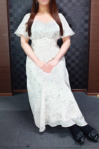 なつみ  (おっとりな人妻)