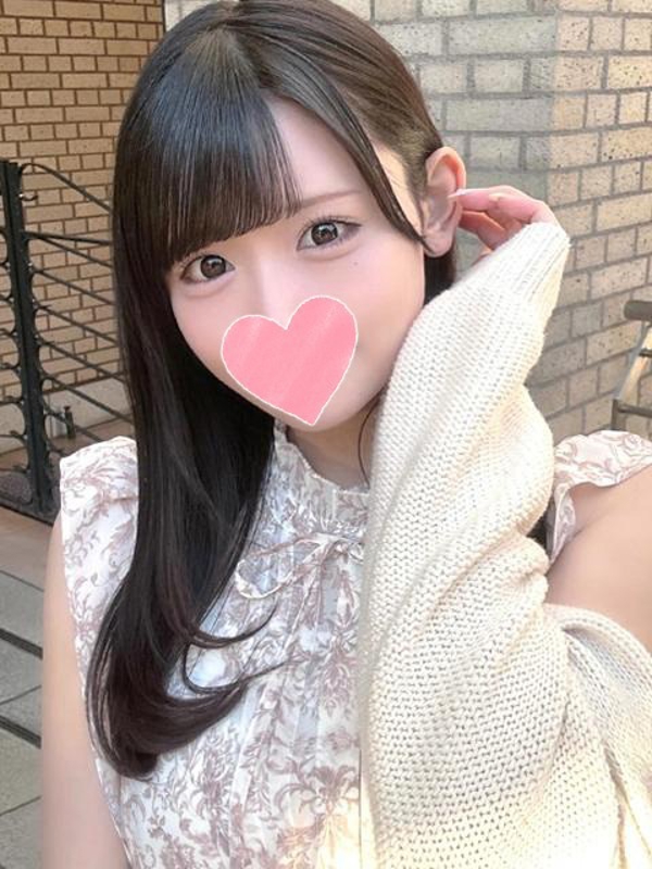 りあ  (騎乗位の潮吹き美少女)