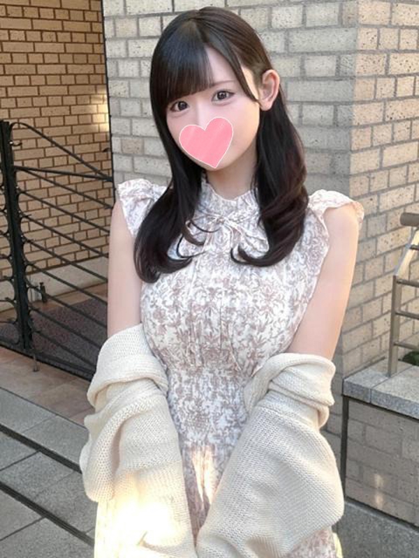 りあ  (騎乗位の潮吹き美少女)