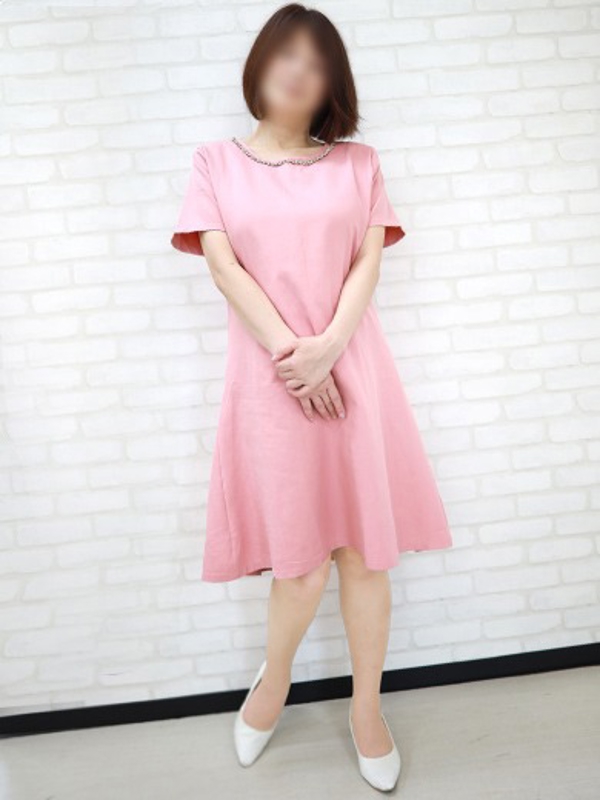 つばき  (笑顔な奥さん)