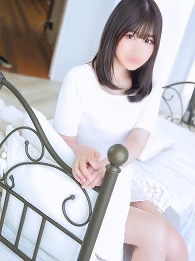 ひな  (清楚系美少女)