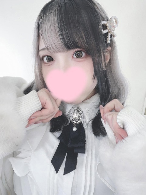 こあん  (自ら挿れるヤリマン)